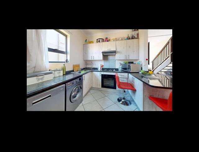 3 BEDROOM TOWNHOUSE FOR SALE IN NORTON HOME ESTATE